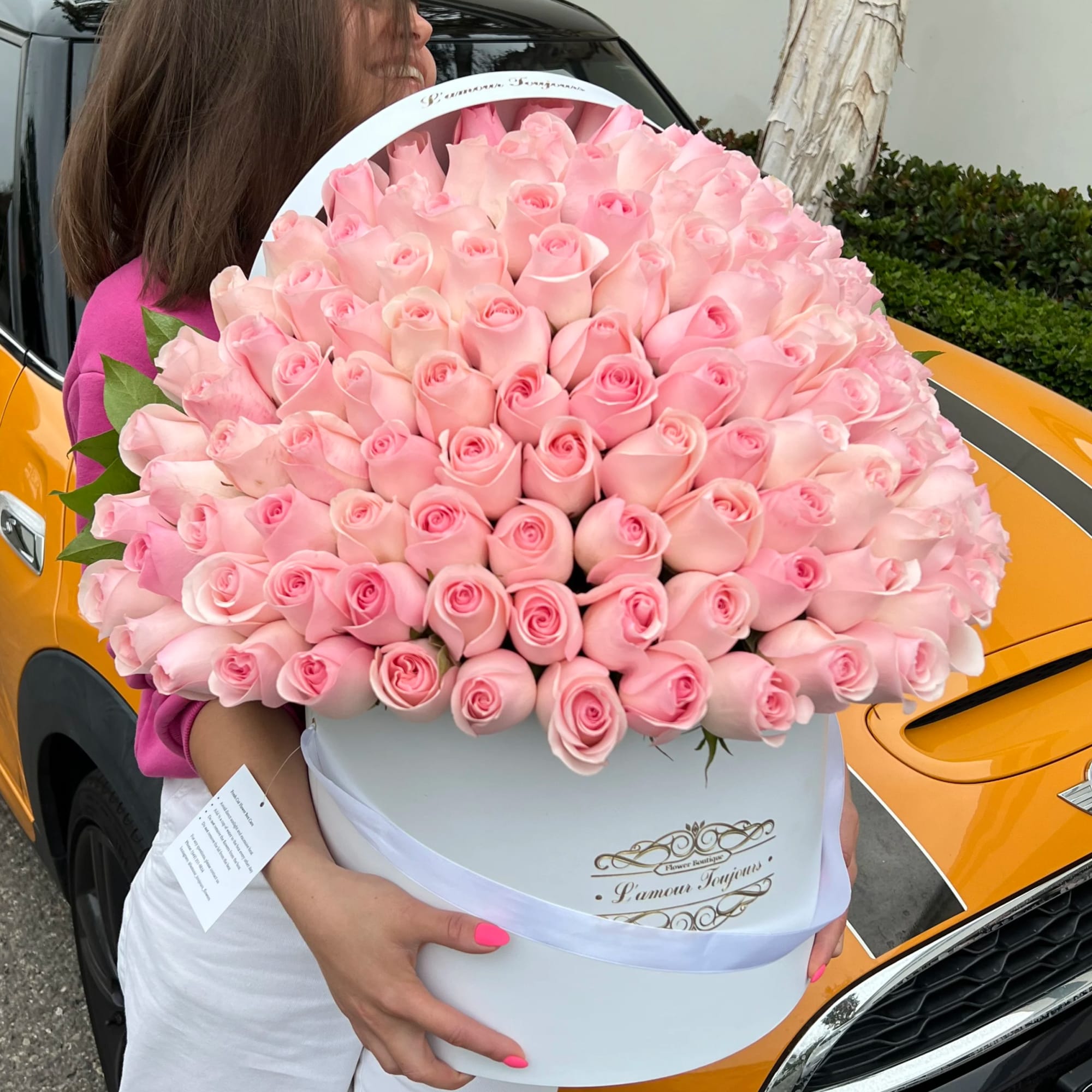 150 Pink Roses Signature Box