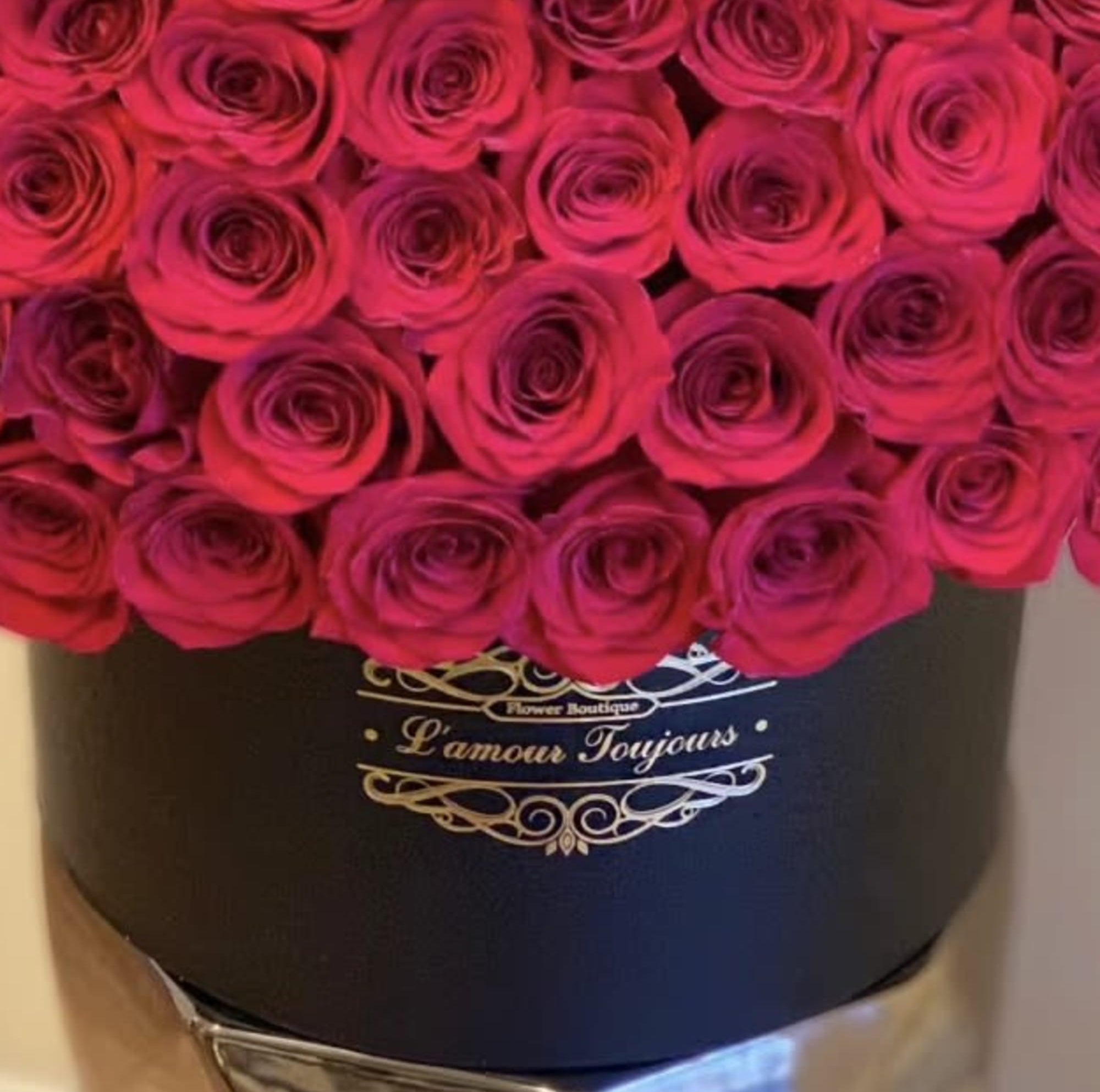 L'amour Toujours Roses Signature Box - Irvine Same Day Flower Delivery