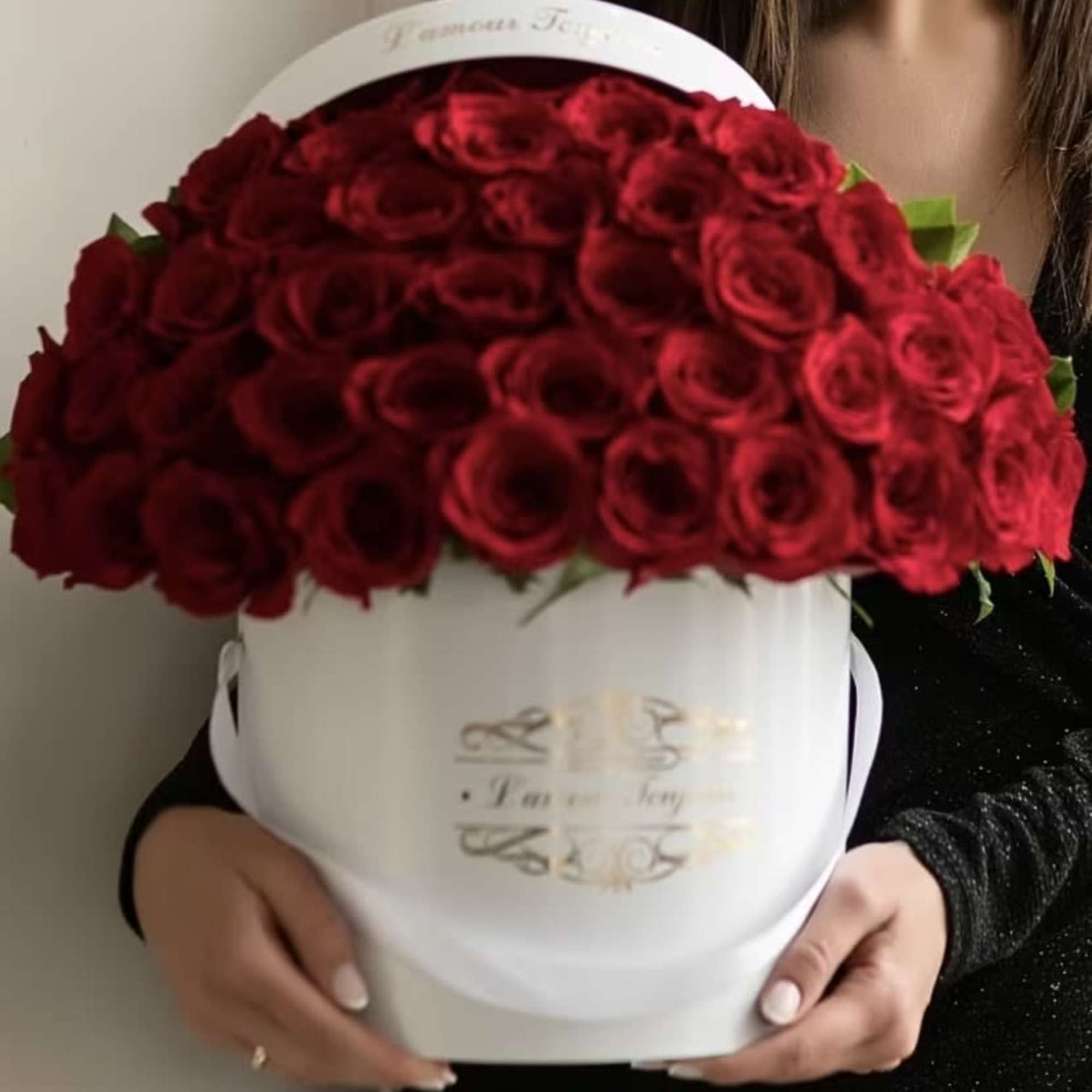 50 Red Roses Signature Box