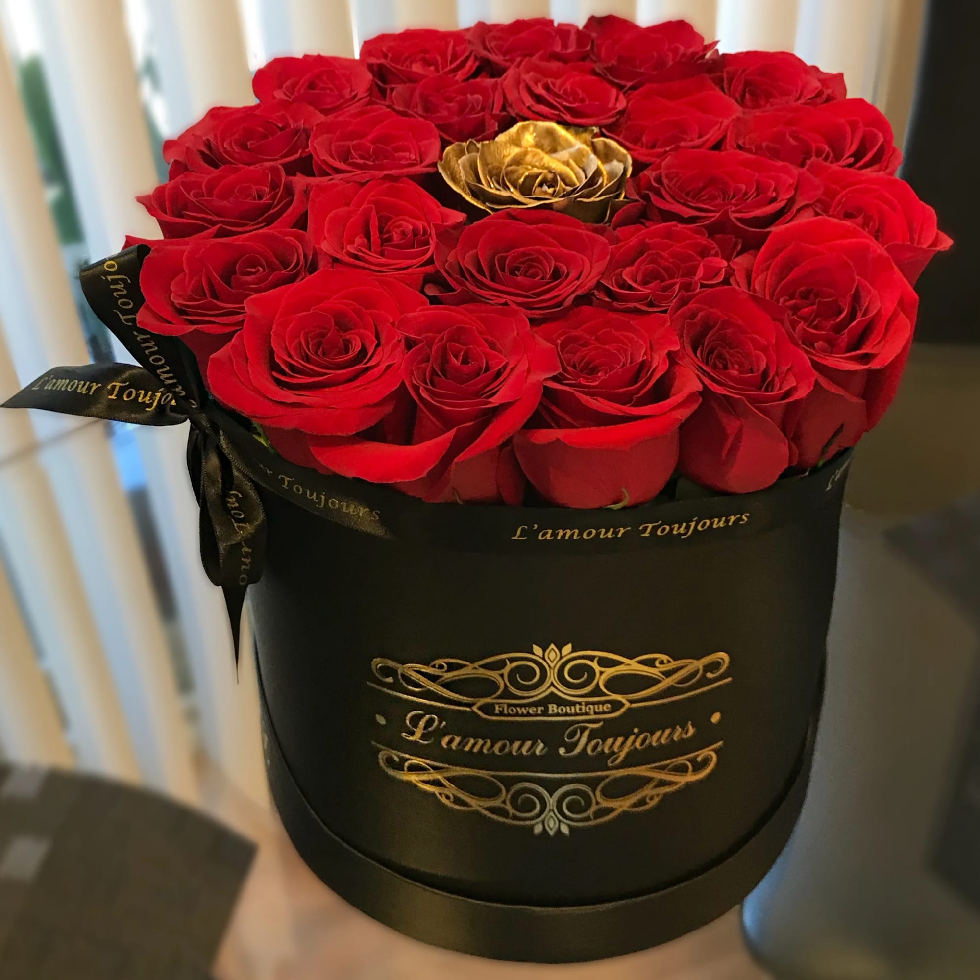 Everlasting Roses Signature Box
