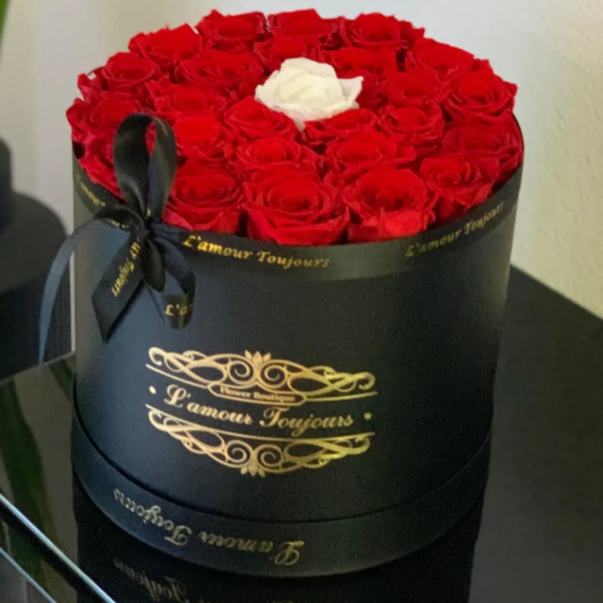 Everlasting Roses Signature Box W/R