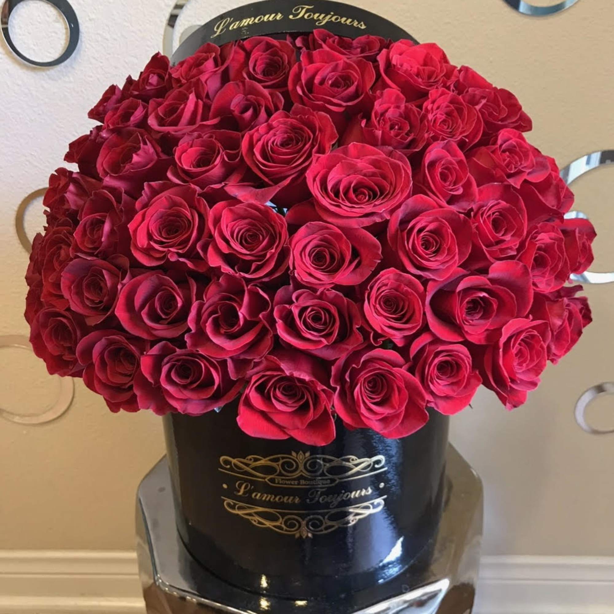 Classic Signature Box Red Roses - Orange County Same Day Delivery