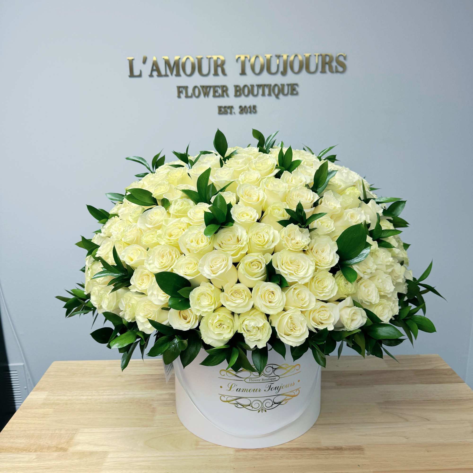 300 Premium White Roses